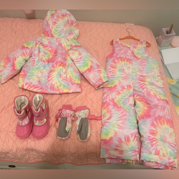 The Children's Place Tie-Dye Snowsuit, Double Layer Jacket, Gloves & Boots - Picture 2 of 8